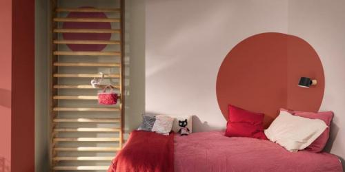 colore-pareti-cameretta-ragazza-abbinamento